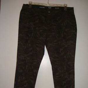 Jeans nwot camo colored
